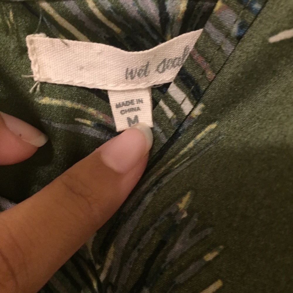 green leafy wet seal top - Picture 3 of 3